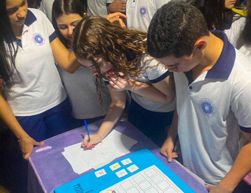 Feira Interdisciplinar incentiva criatividade na Escola Otlia Figueiredo Costa